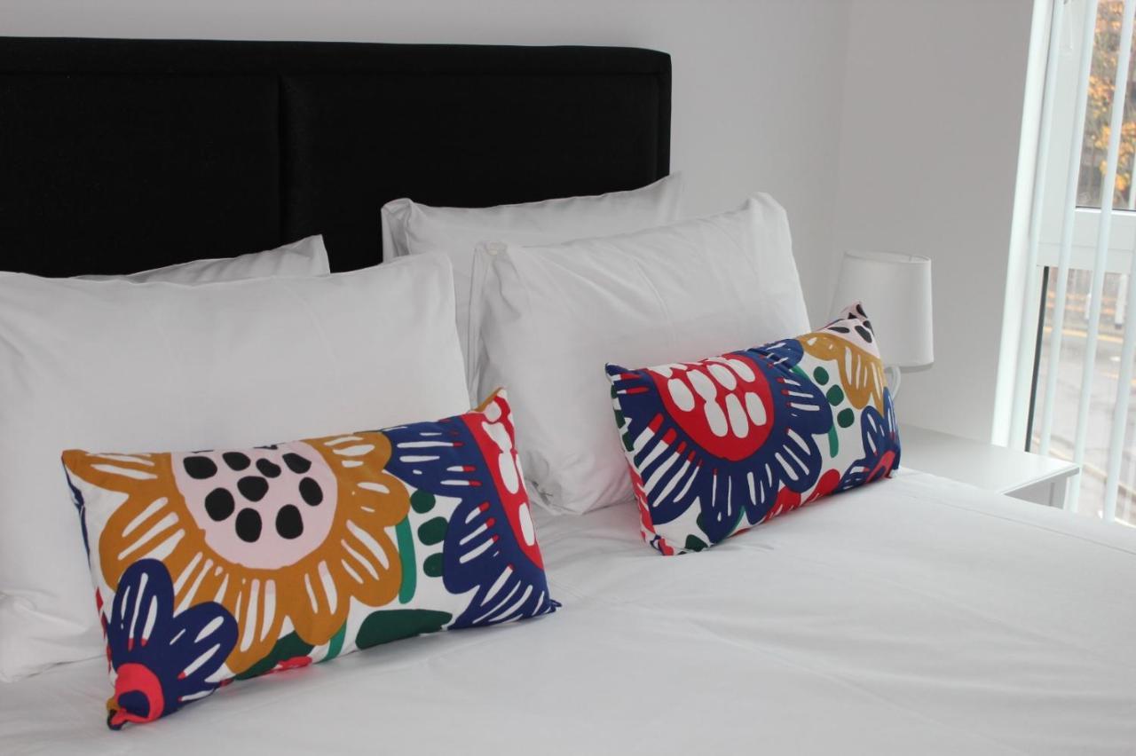 Berks Luxury Serviced Apartments , Free Parking, Free Gym And Free Wifi Bracknell Bagian luar foto