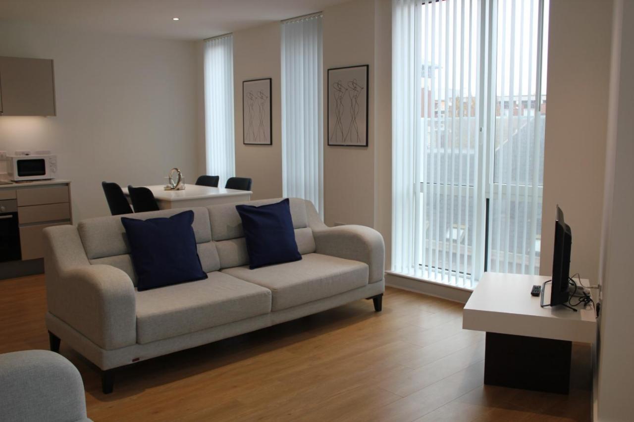 Berks Luxury Serviced Apartments , Free Parking, Free Gym And Free Wifi Bracknell Bagian luar foto