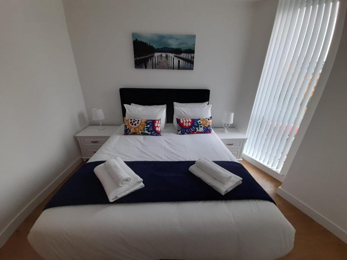 Berks Luxury Serviced Apartments , Free Parking, Free Gym And Free Wifi Bracknell Bagian luar foto
