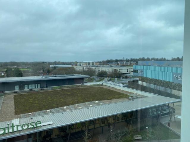 Berks Luxury Serviced Apartments , Free Parking, Free Gym And Free Wifi Bracknell Bagian luar foto