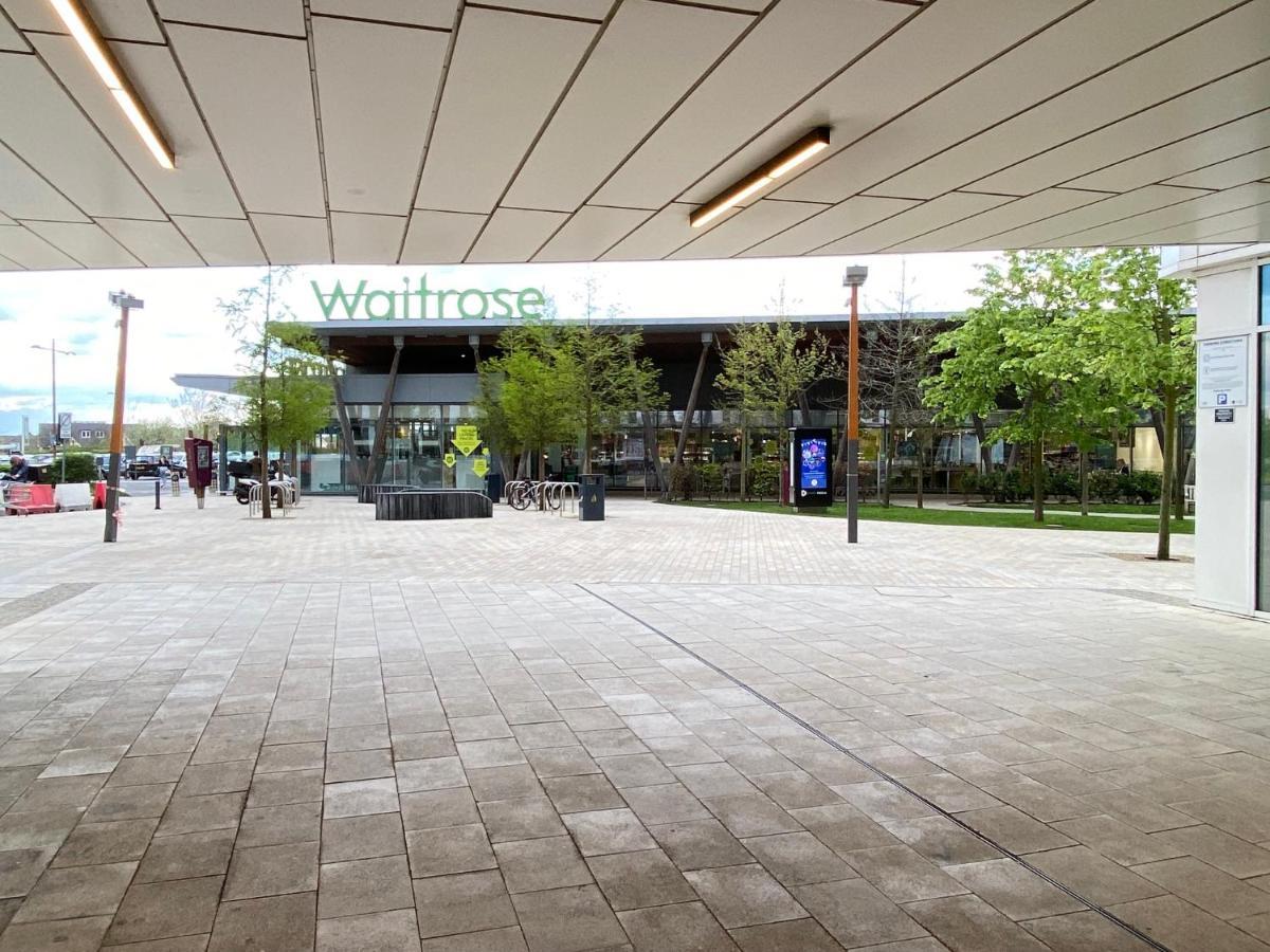 Berks Luxury Serviced Apartments , Free Parking, Free Gym And Free Wifi Bracknell Bagian luar foto