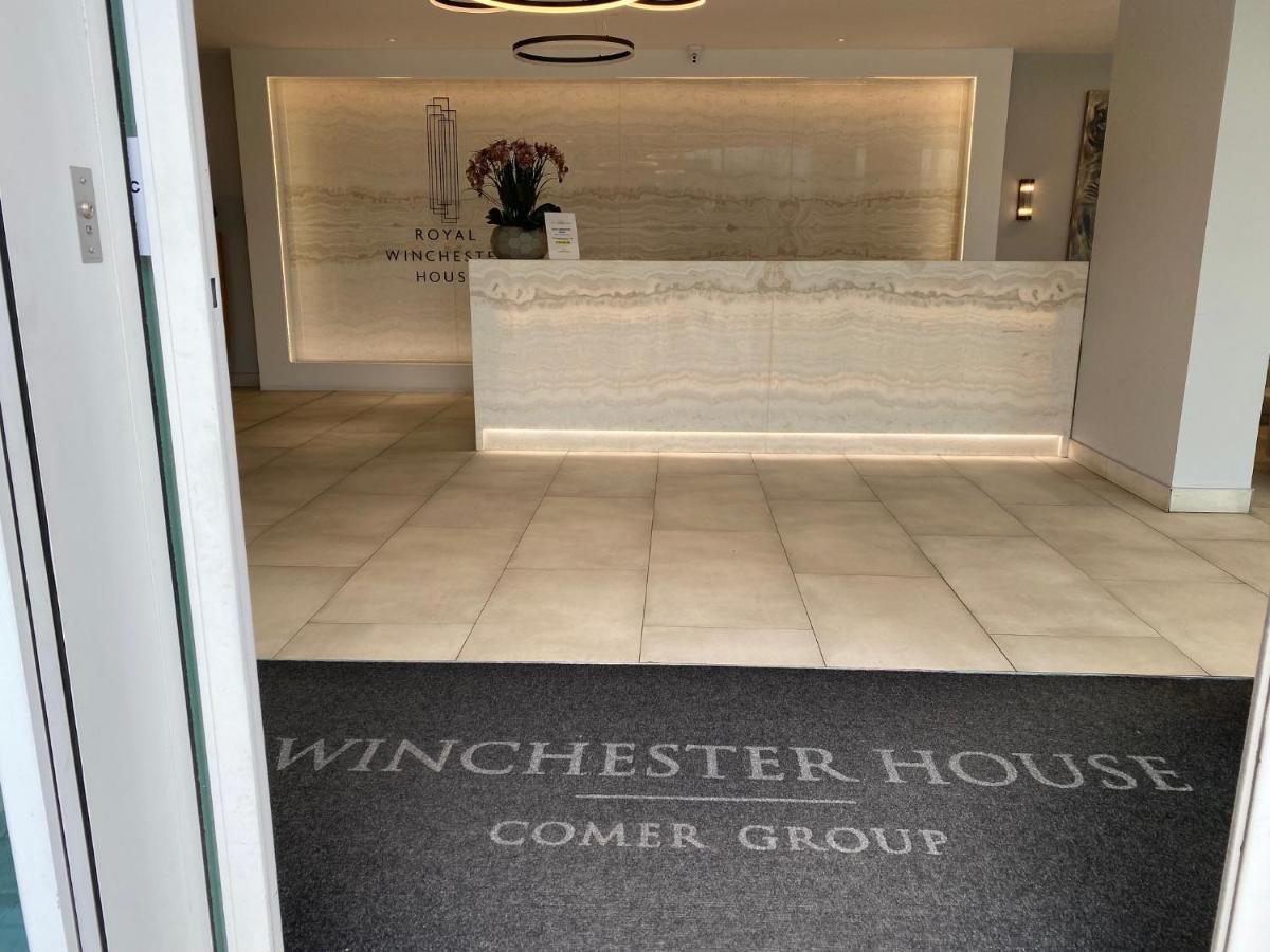 Berks Luxury Serviced Apartments , Free Parking, Free Gym And Free Wifi Bracknell Bagian luar foto
