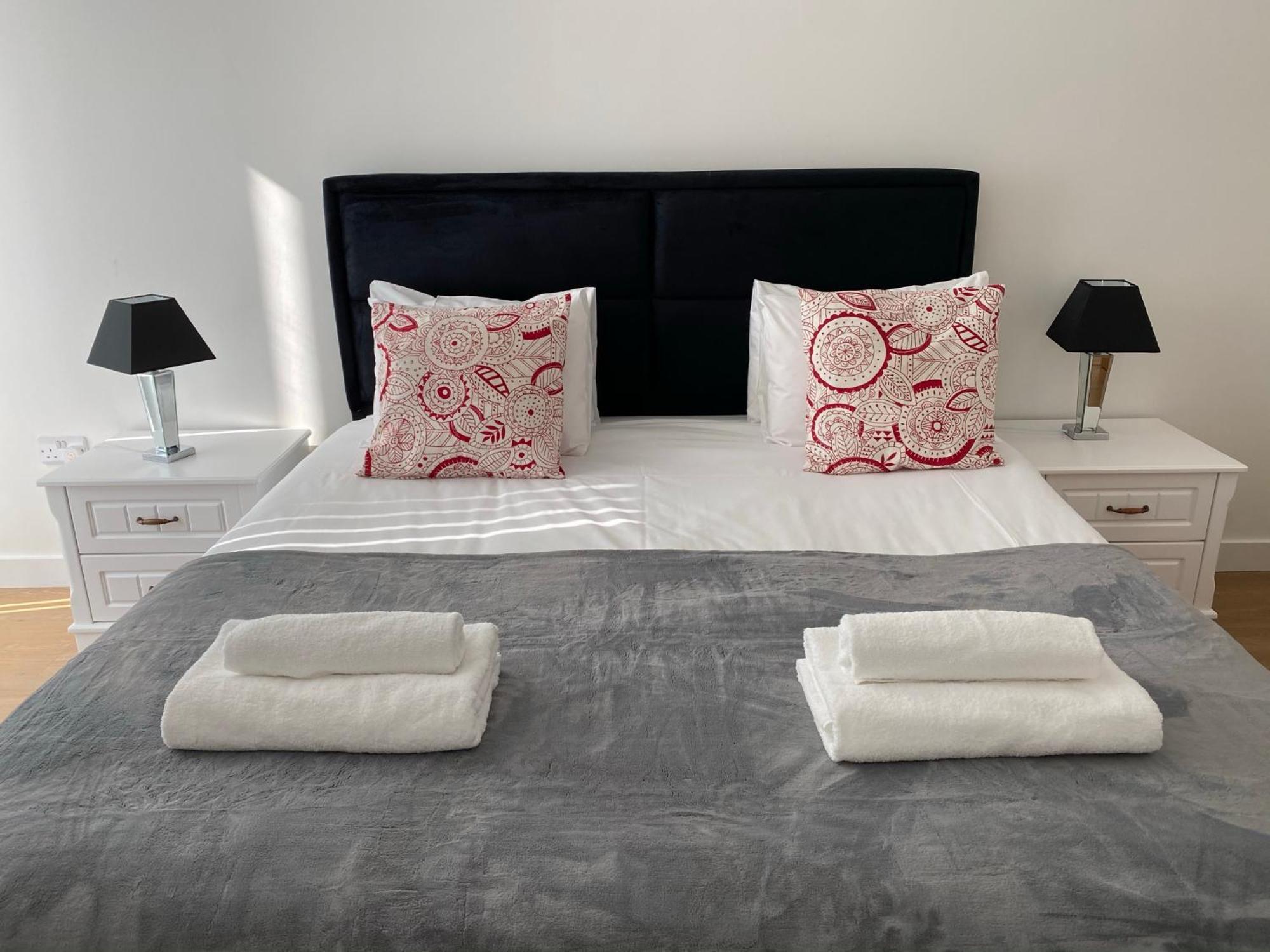 Berks Luxury Serviced Apartments , Free Parking, Free Gym And Free Wifi Bracknell Ruang foto